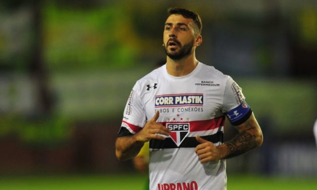 River a la carga por Pratto