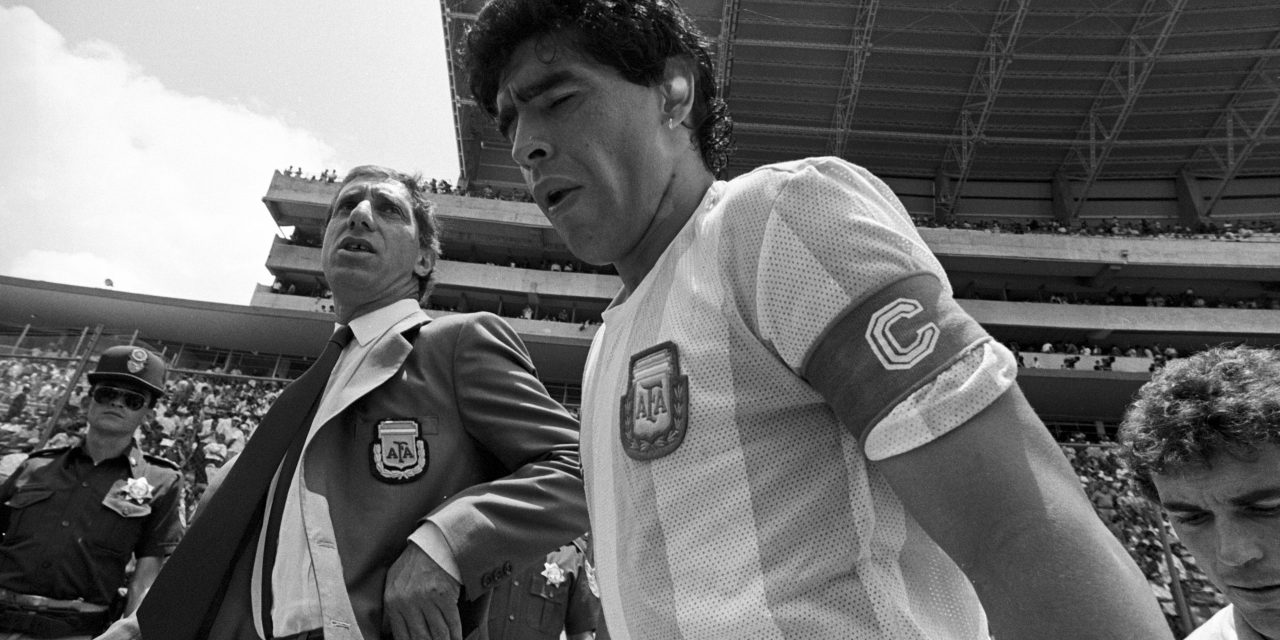 Conmoción en Argentina: Bilardo se enteró de la muerde de Maradona