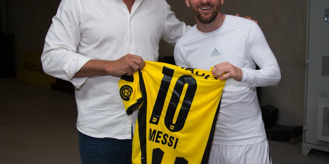 Argentina – Uruguay: El presidente de Peñarol le hizo un regalo a Messi y le susurró un deseo muy particular «Ojala te tengamos…»