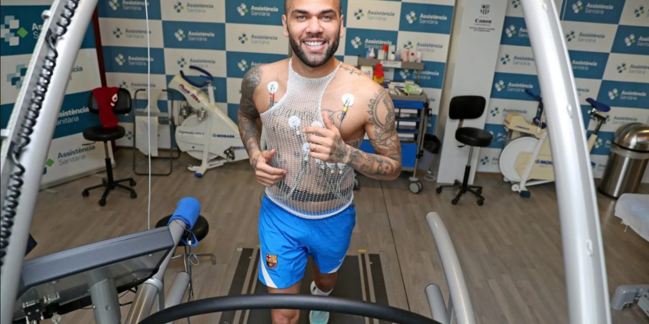 Barcelona: Dani Alves será presentado el miércoles ¿Ante una multitud?