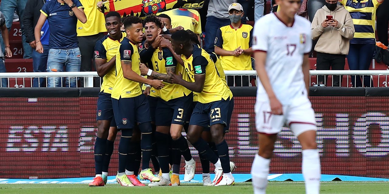 El arquero de Venezuela regaló el gol y Ecuador acaricia la clasificación a Qatar