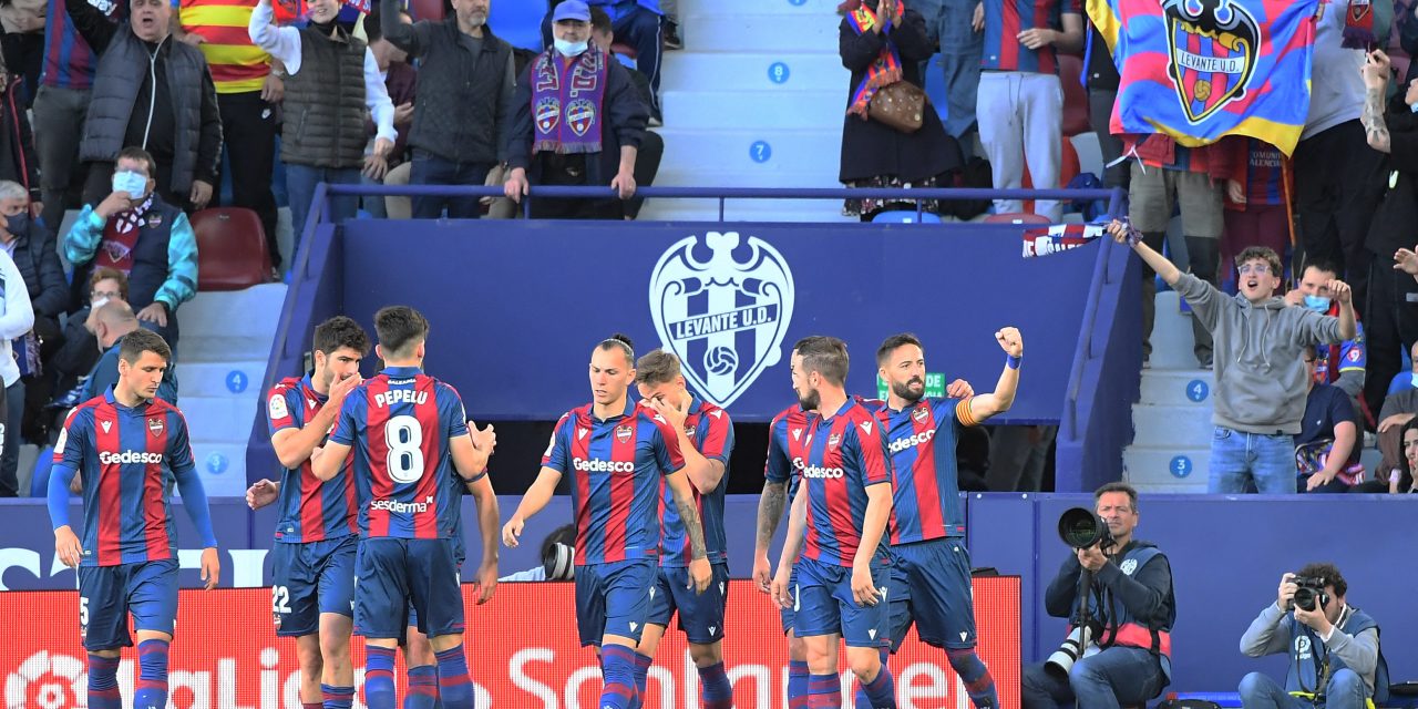 La Liga de España: Valencia lanza su oferta por una figura del Levante