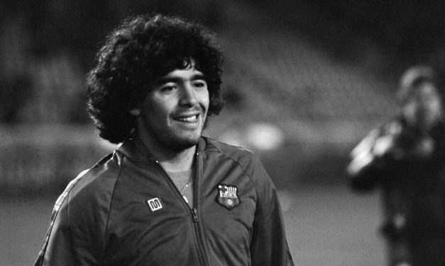 «Negocié la llegada de Maradona al FC Barcelona con una pistola en la mesa»