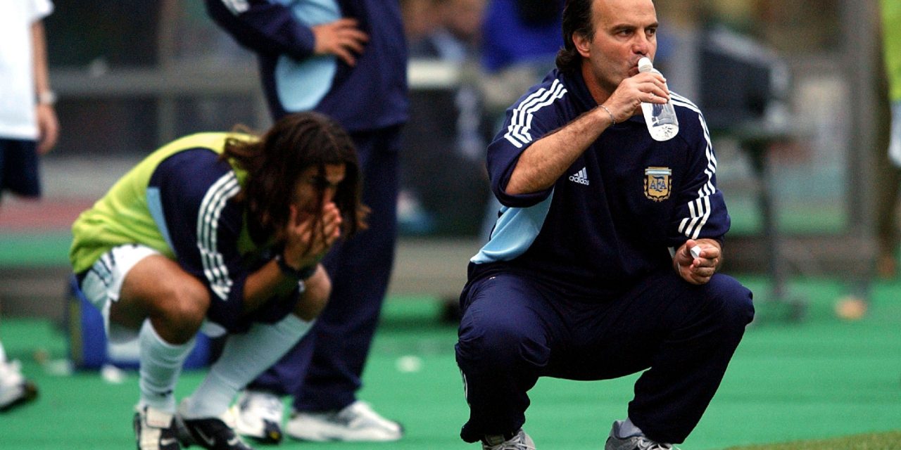 «A la selección Argentina de Marcelo Bielsa del 2002 le faltaba un jugador distinto»