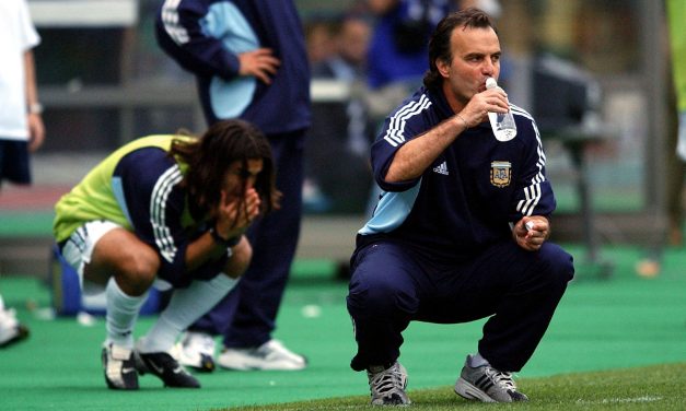 «A la selección Argentina de Marcelo Bielsa del 2002 le faltaba un jugador distinto»