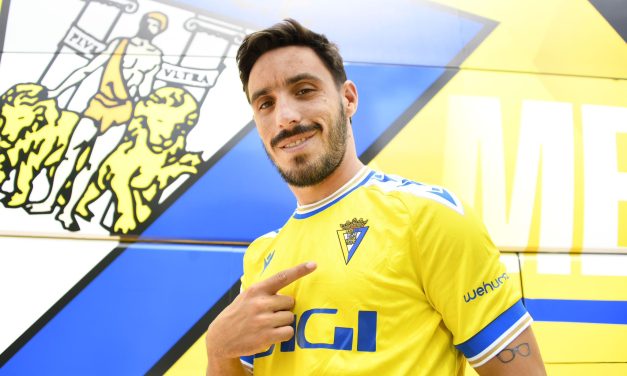 Iza Carcelén renueva con el Cádiz CF hasta 2025